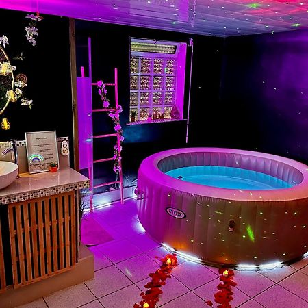 Suite Romantique Jacuzzi Gagny Esterno foto